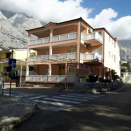 House Vida Goraleks Hotel Baška Voda Екстериор снимка