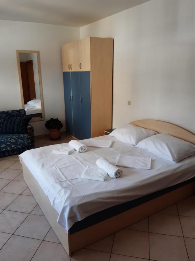House Vida Goraleks Hotel Baška Voda Екстериор снимка